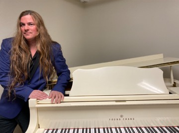 Chad Cummings | Live Piano in the Lounge