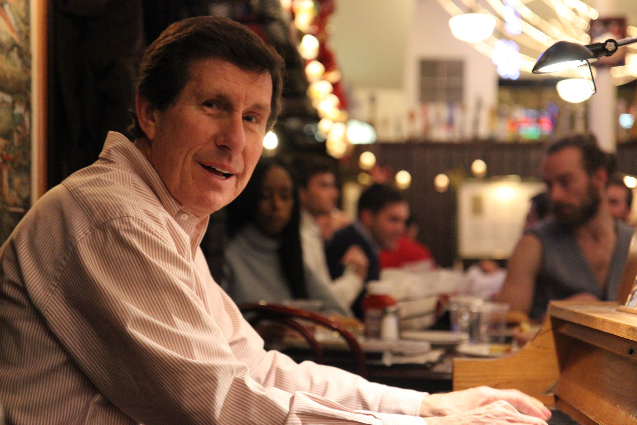 Mel Stiller | Live Piano in the Lounge